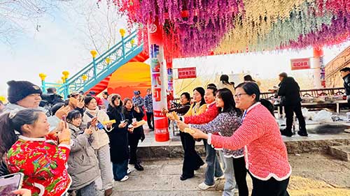 彩虹小镇“非卷不可”卷街3.jpg